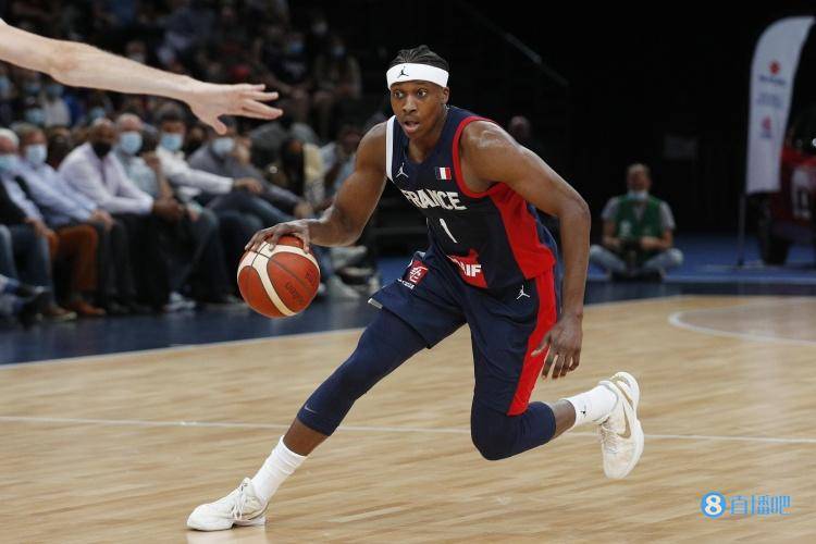 英雄-皇家马德里发布备战花絮，窗口期止住颓势，NBA季后赛任务艰巨，年轻球员得到机会的简单介绍